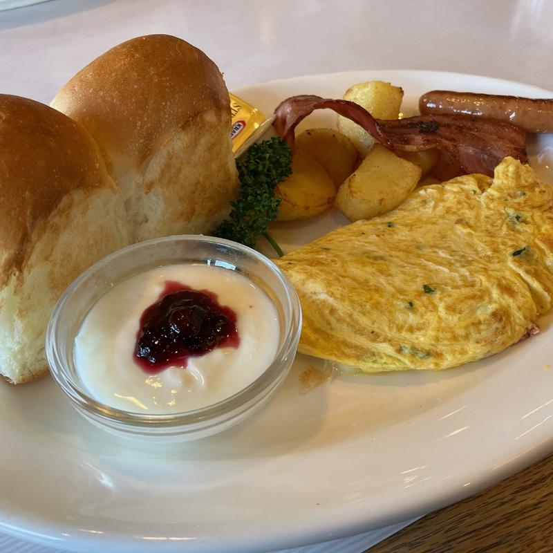 オムレツプレート（モーニング英国風パン）(ロイヤルホスト姫路本町店)