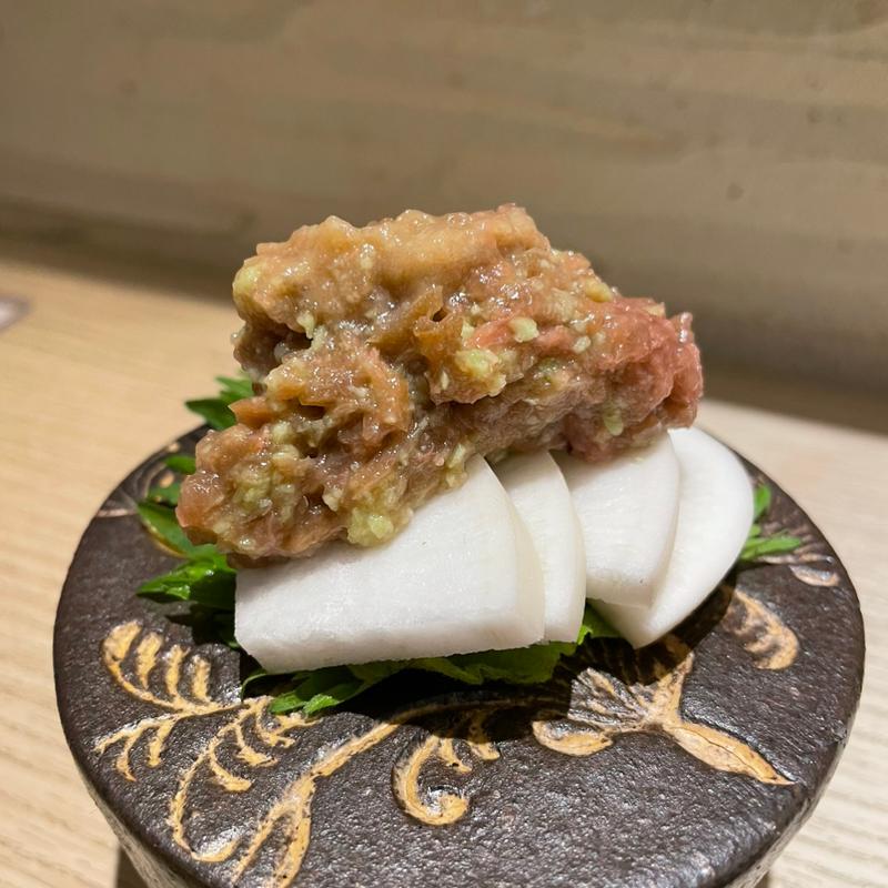 ウメとワサビのタタキ(呑喰屋 おもて)