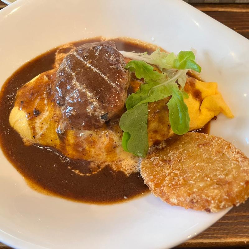 国産ミンチのハンバーグと特製デミグラスのオムライス(カフェパーセント)