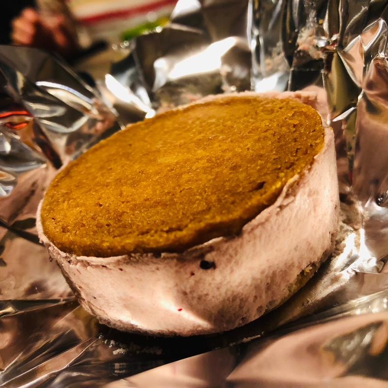 バターチーズサンド_ハスカップとホワイトチョコ(フェルム ラ・テール美瑛丨美瑛本店)