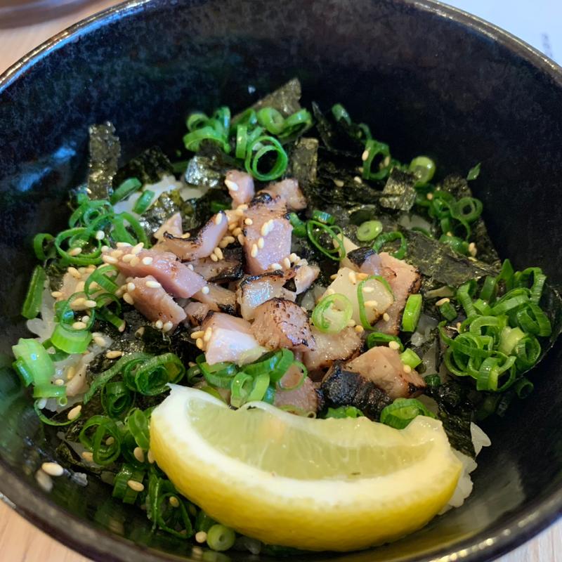 炙りチャーシュー丼(麺や よかやす 【地鶏だし醤油・塩らーめん専門店】)