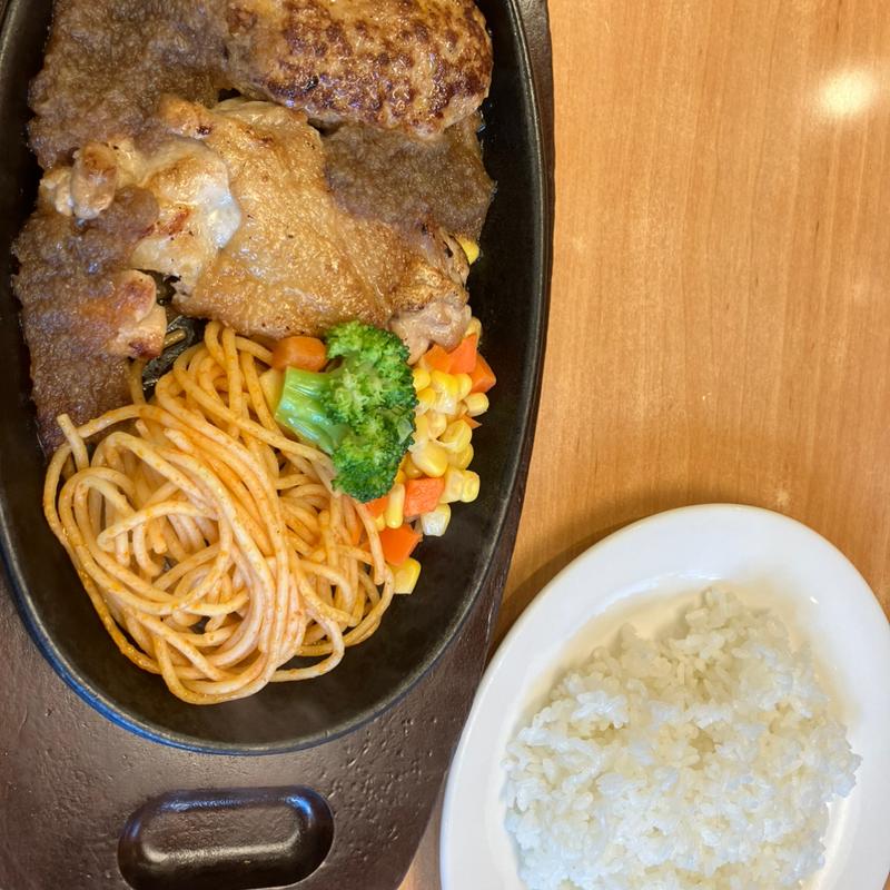 自家製ハンバーグ&ハーフチキンランチ(ステーキ宮)