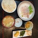 ひらめ刺定食(かって屋昭和ごはん)