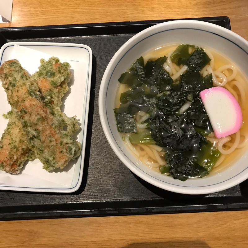 わかめうどん、ちくわ磯辺揚げ(ウエスト 宇佐店 )