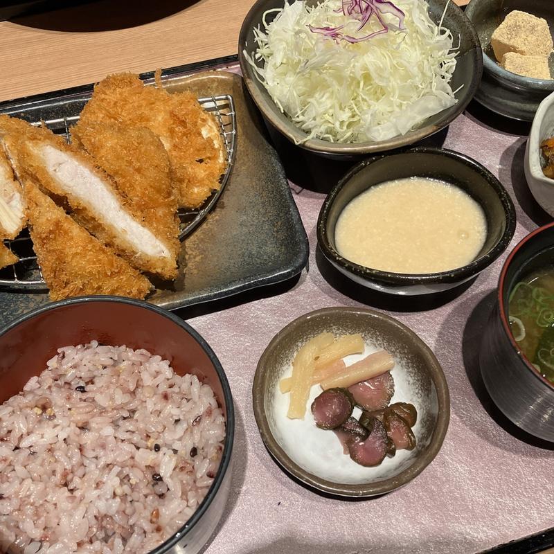 大満足セット（ロースカツ&チキンカツ）(とんかつ双葉)