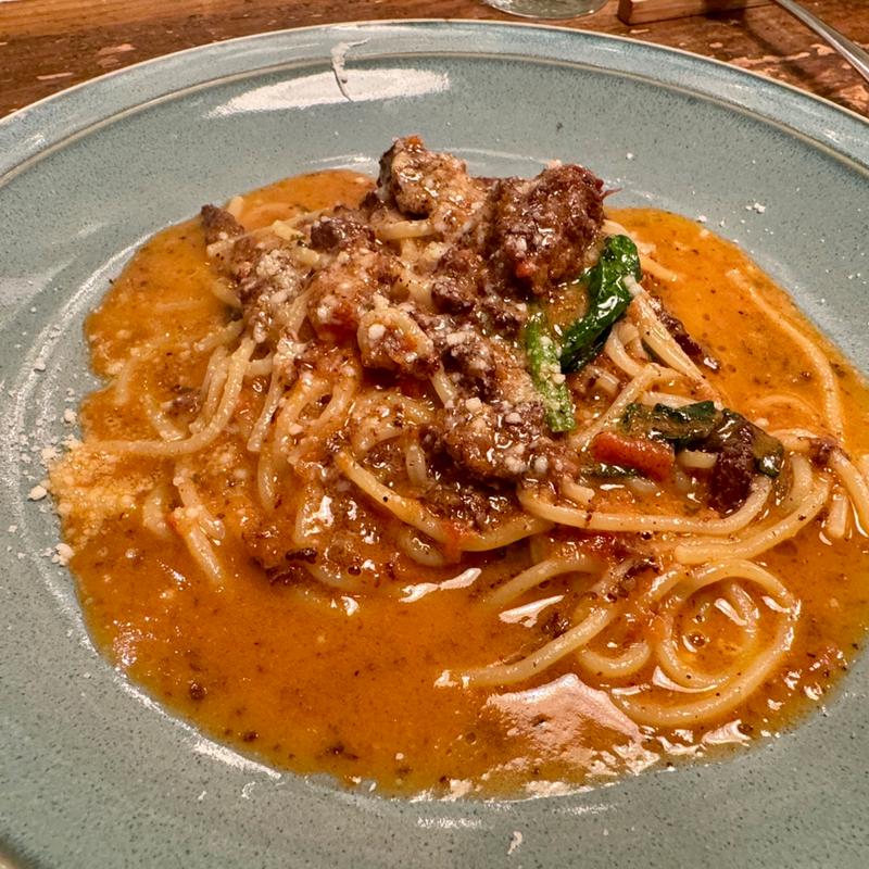 SPパスタ　黒毛和牛の赤ワイン煮込み〜白トリュフ仕立て(ピアチェーレ)