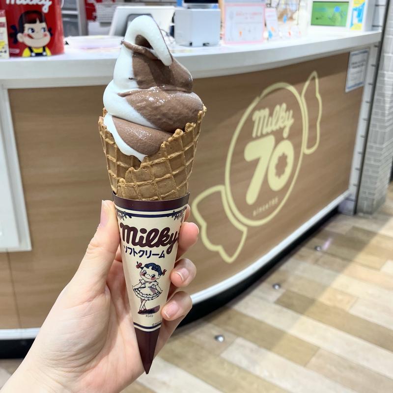 mixソフトクリーム（プレミアムmilky×チョコ）(不二家 milky70 since1951 アクアシティお台場店)