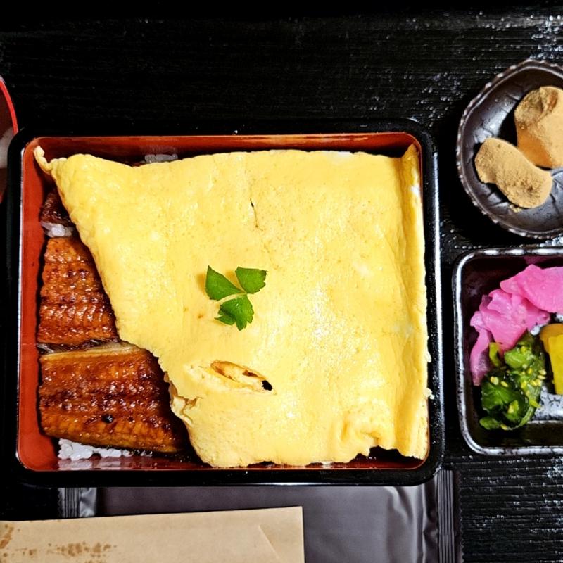 うな玉重(上)(大衆うなぎ 西尾の鰻)