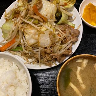 肉野菜炒め定食　おちょぼライス(大衆食堂 定食のまる大 多摩センター店)
