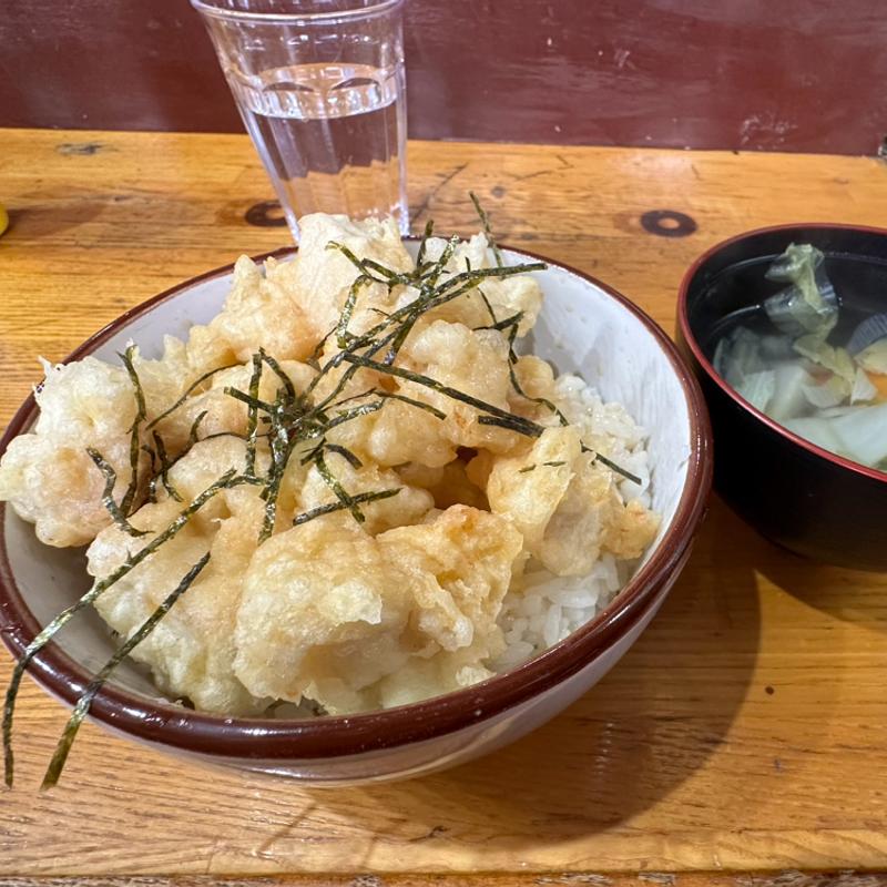 鶏天丼（中盛）(とり天ぷら専門店里や鉄輪店)