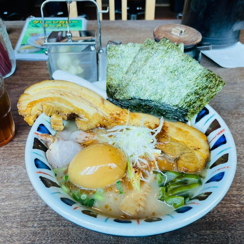 一本角煮全部乗せラーメン(七志 上大岡店)