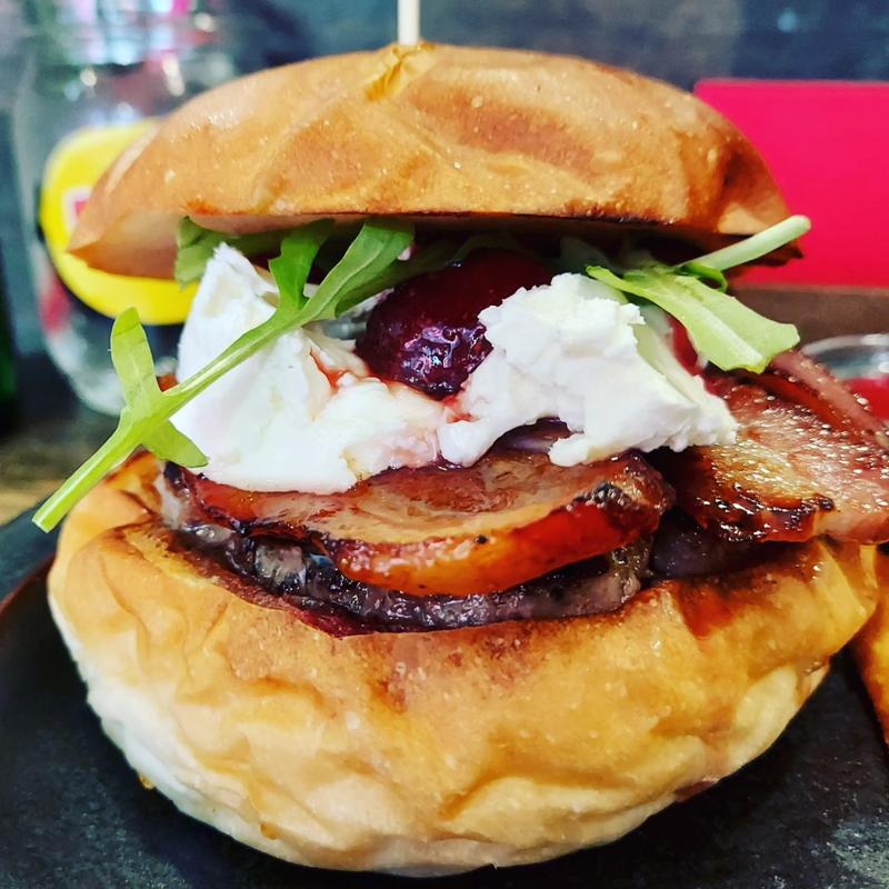 春かおるベーコンクリームチーズバーガー(Kokopelli)