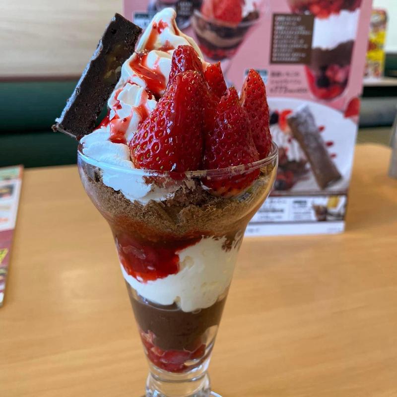 国産いちごのショコラパフェ(ガスト 三鷹店 )