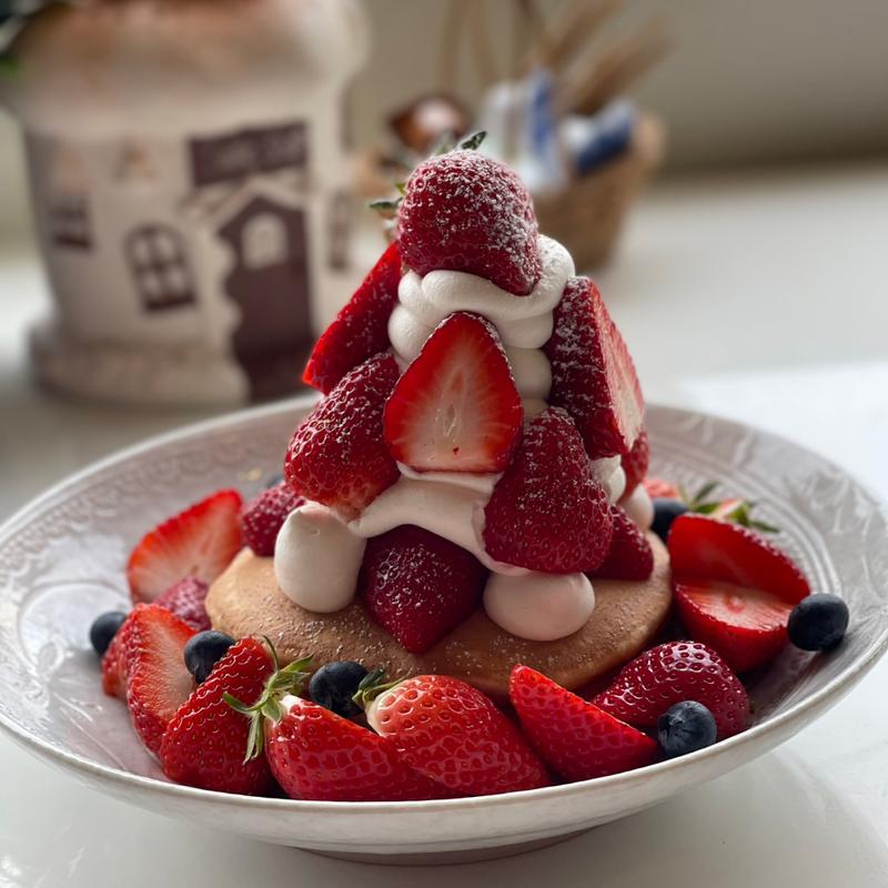 ストロベリーパンケーキ(カフェシュシュ)