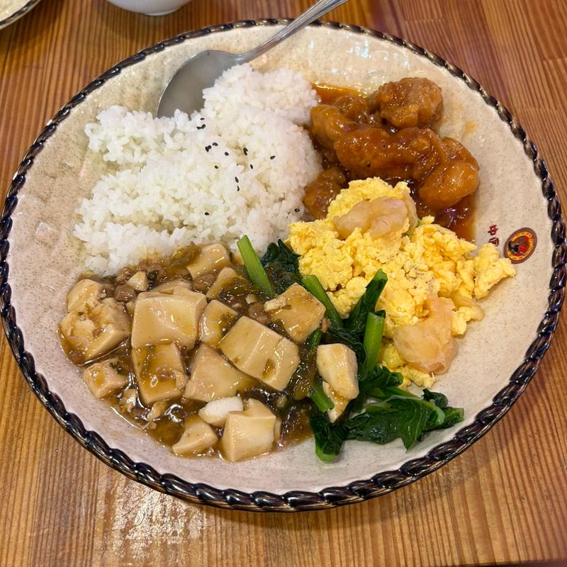 四色かけご飯(24H 北京ダック専門店 中国茶房8 新宿店 Chinese café Eight)