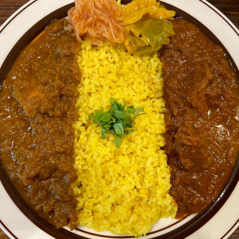 お好きなカレー2種盛サラダセット(ウミネコカレー )