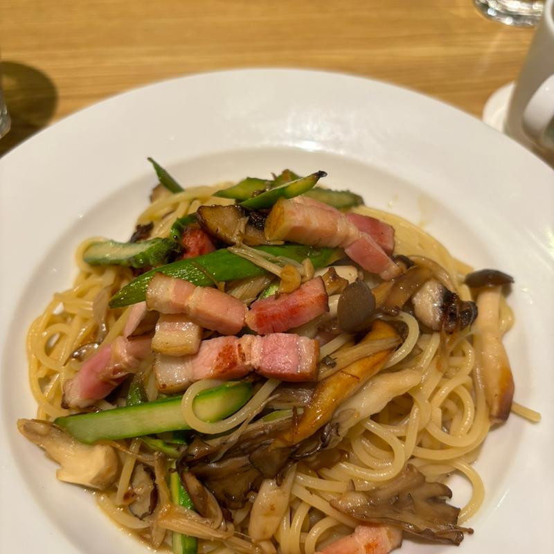 アスパラきのこベーコンパスタ(トスカーナ )