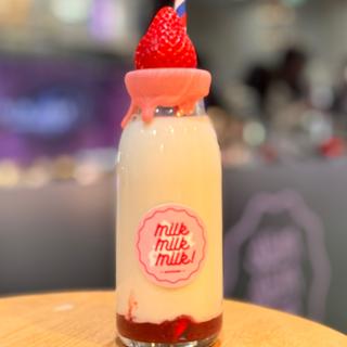ミルクボトル ストロベリー(MILK MILK MILK! ミルクミルクミルク！)