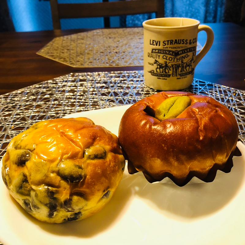 金時豆パン、アップルシナモン(ホーム メイド ベーカリー シナモン)