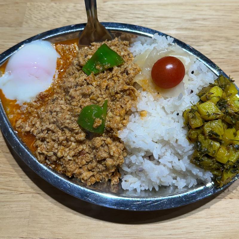 キーマカレー＋じゃがいものスパイス炒め(キーマカレー スパイス婆ちゃん)