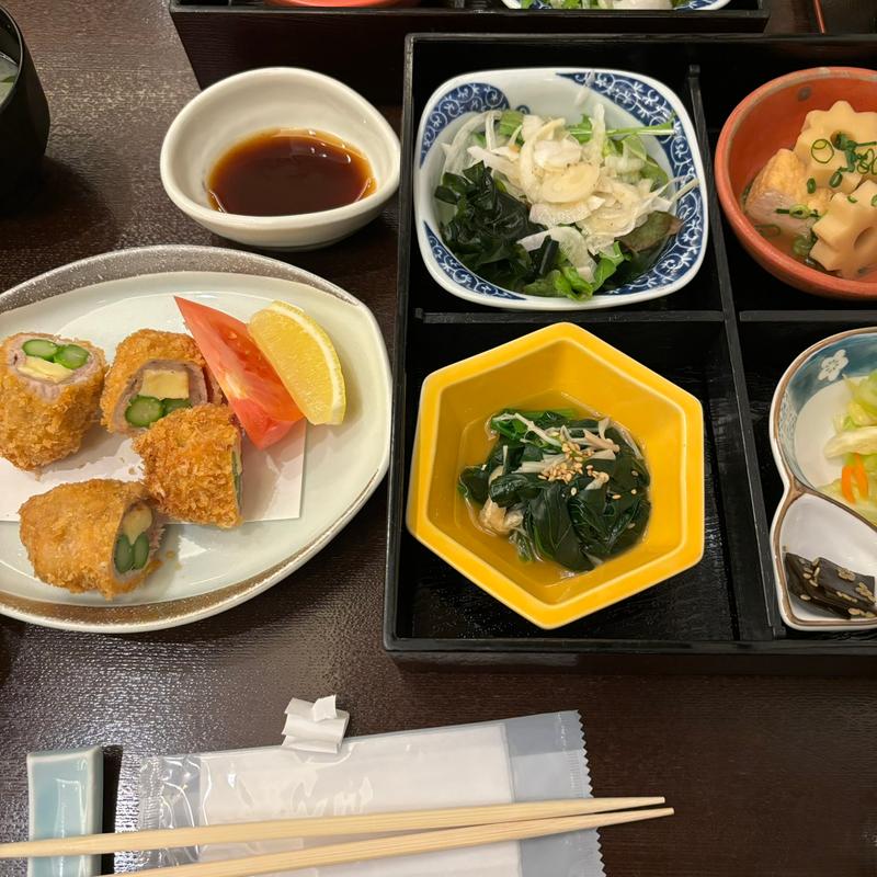 アスパラガスの豚肉巻き(東レ社員クラブ)