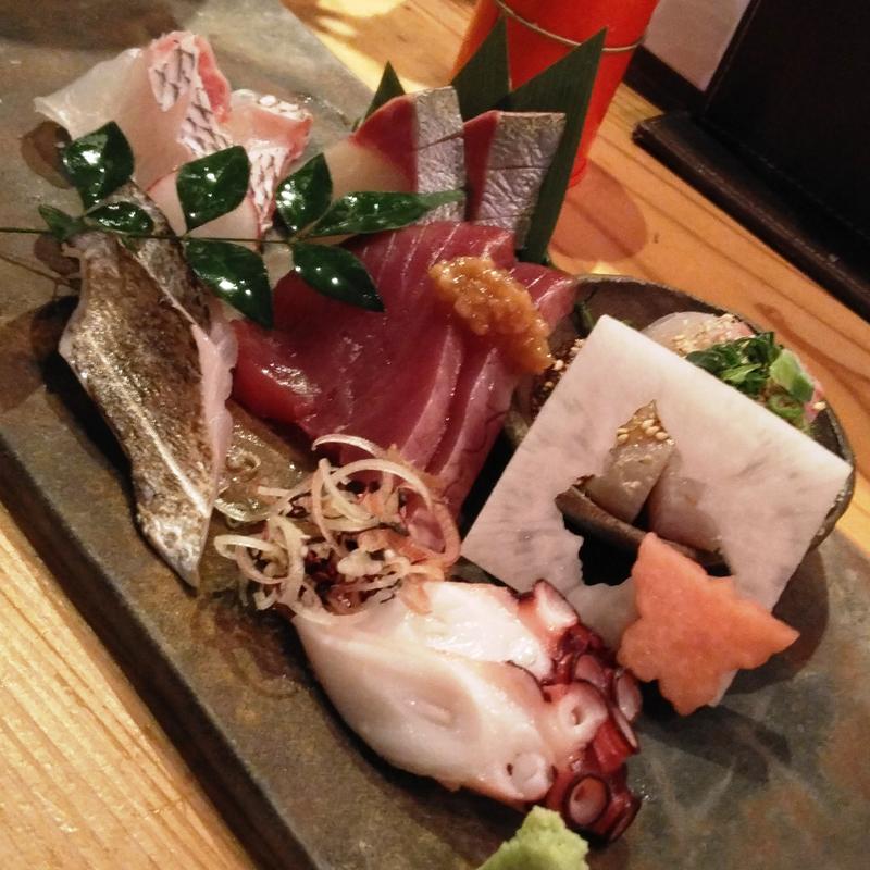 刺身盛り合わせ(晩酌と晩御飯 ちょうつがひ)