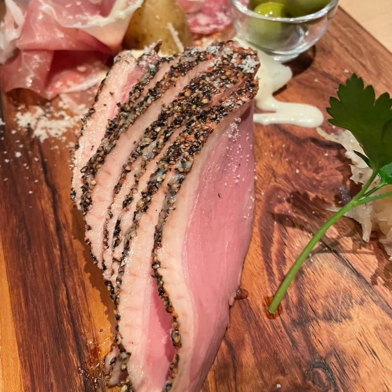 (クラフトビール×チーズ&肉バルRotie)