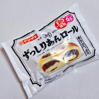 山崎製パン「ずっしりあんロール」(ウエルシア西新宿三井ビル店)