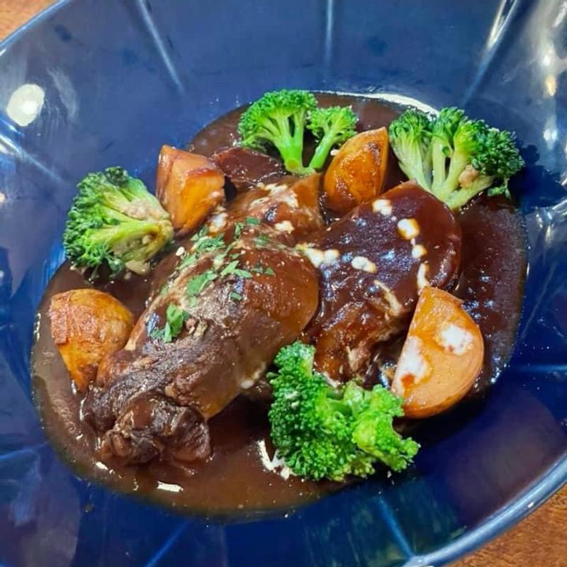 牛たんの赤ワイン煮込み(Cucina Piccolino)