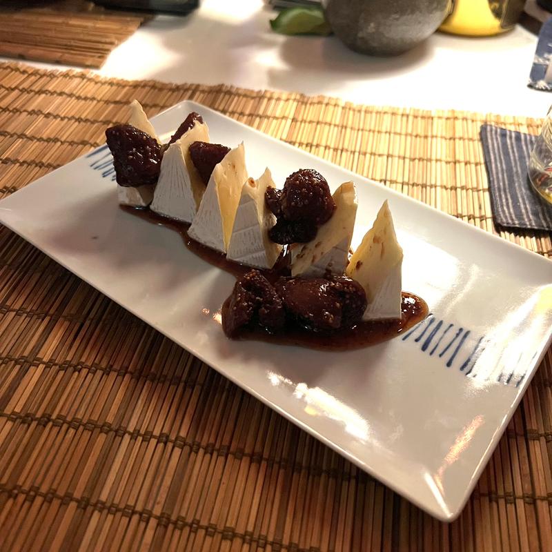 イチジクのコンポートとクリームチーズ(さんどバー桜木町)