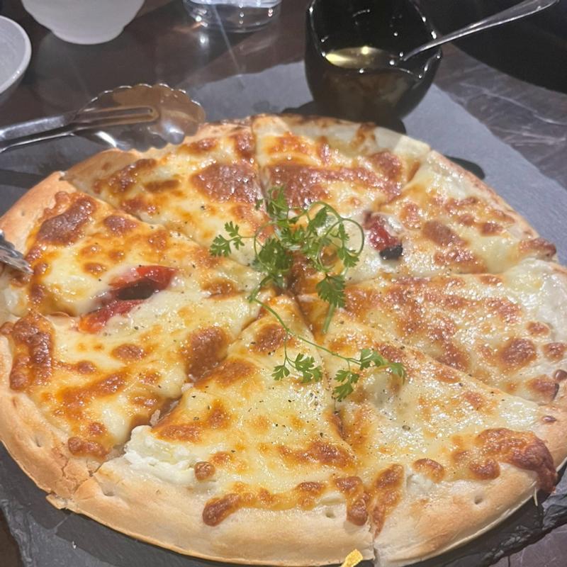 蜂蜜チーズピザ(旅篭)