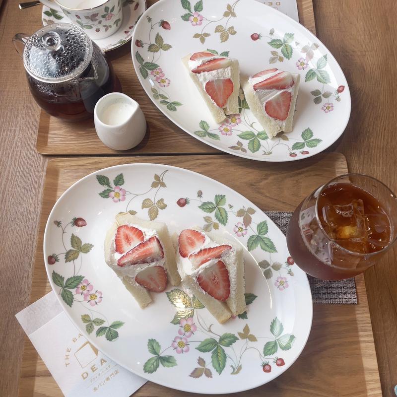 まりひめイチゴサンドセット(デアイ・ザ・ベーカリー & カフェ)
