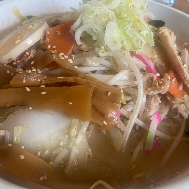 ばんば盛り味噌ラーメン(どでからーめん)