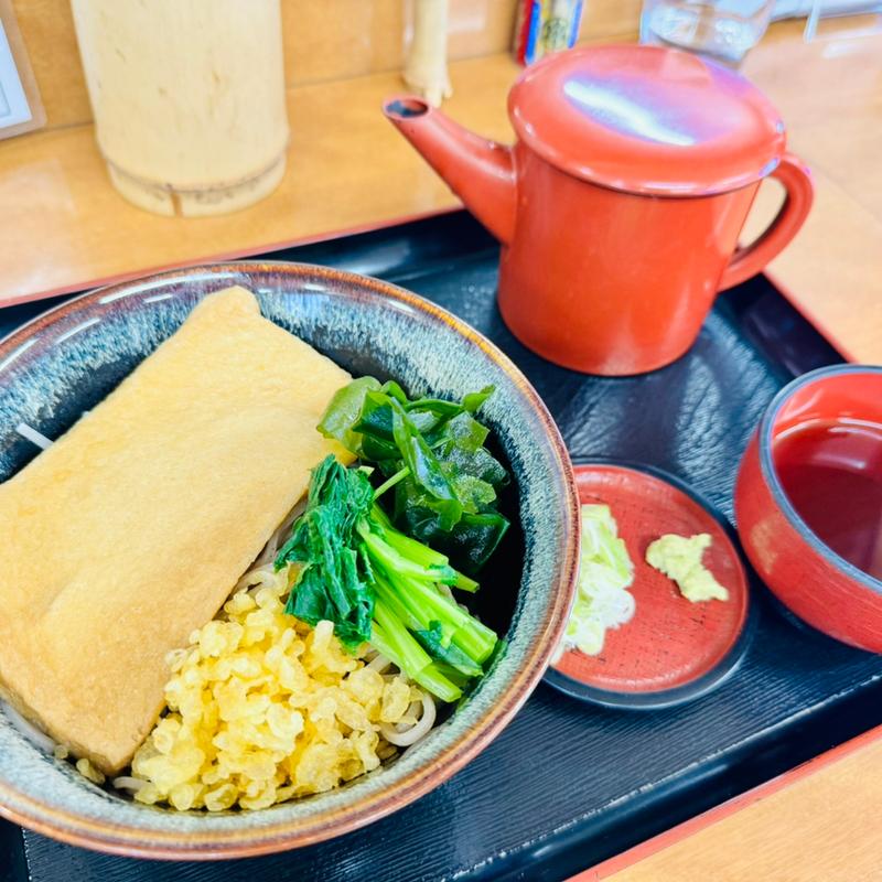 きつねとたぬきの化かしあい蕎麦(むじな庵本店)