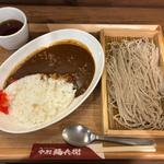麺兵衛のザ.ビーフカレーとそば(中村麺兵衛 池袋店)