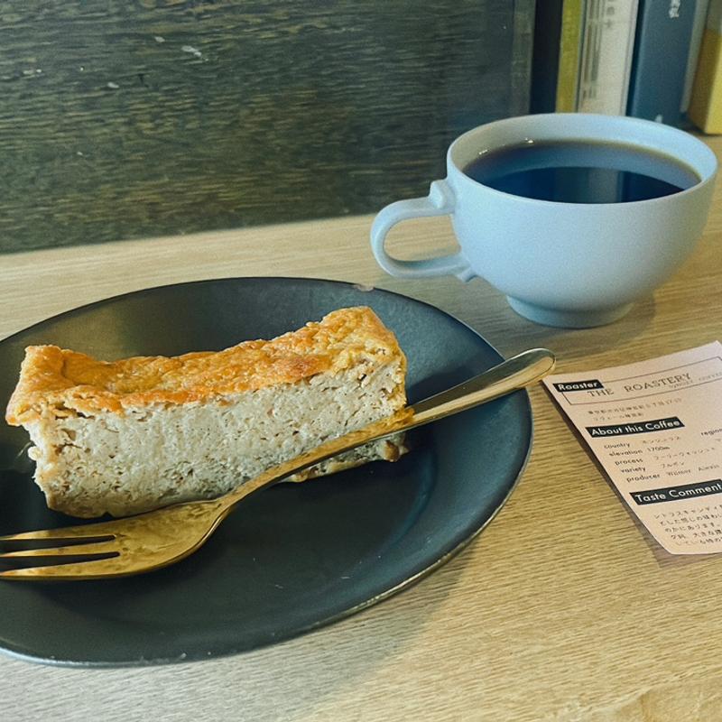 チーズケーキとホットコーヒー(オトナリ珈琲)