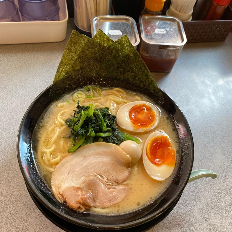 (横浜家系ラーメン 野白家 江南店)