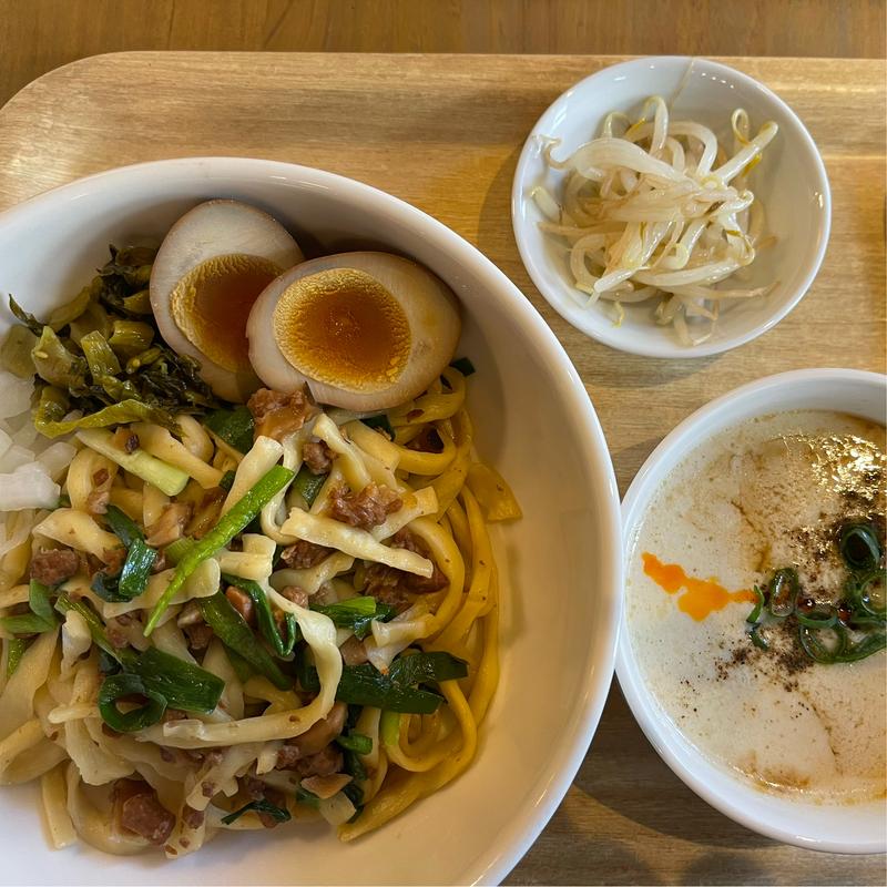 魯肉麺(琉球茶館)