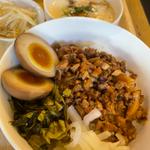 魯肉飯(琉球茶館)