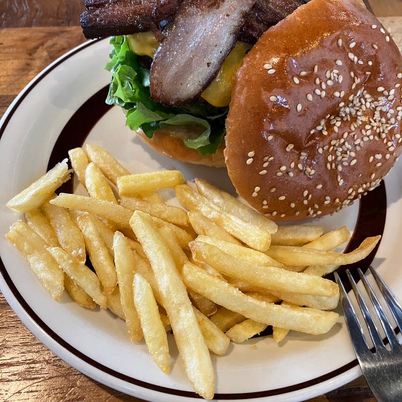 ベーコンチーズバーガー(クッカーズ・グリル)