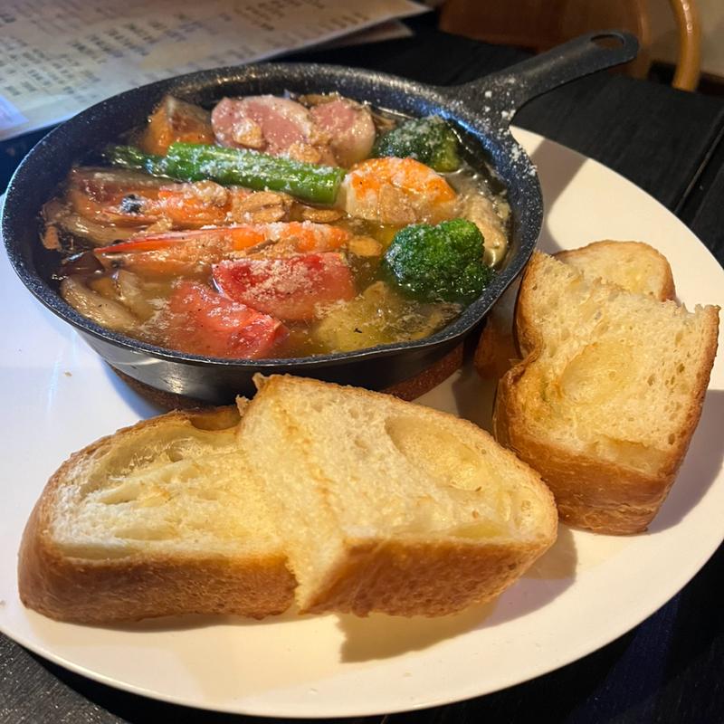 魚介アヒージョ(旬菜ダイニング藍譜(らんぷ))