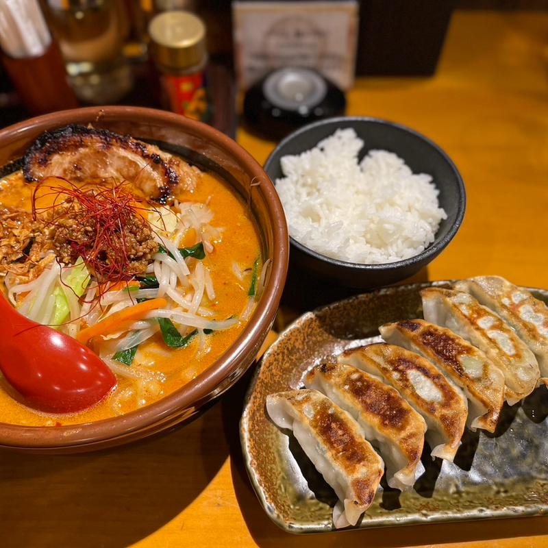 辛味噌野菜ラーメン　炙りチャーシュー　小ライスセット餃子(麺場 田所商店 八潮店)