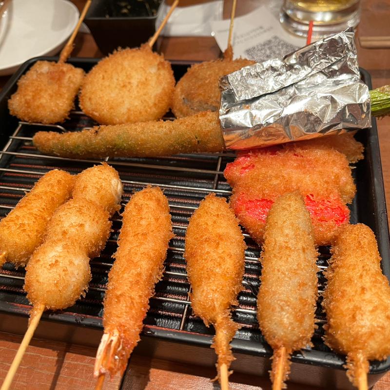 串カツ盛り合わせ(大正五年創業 串かつ ぎふや本家 大阪新世界店)