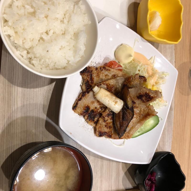 名物レンブラント豚富士盛り定食(富士山の頂きます)