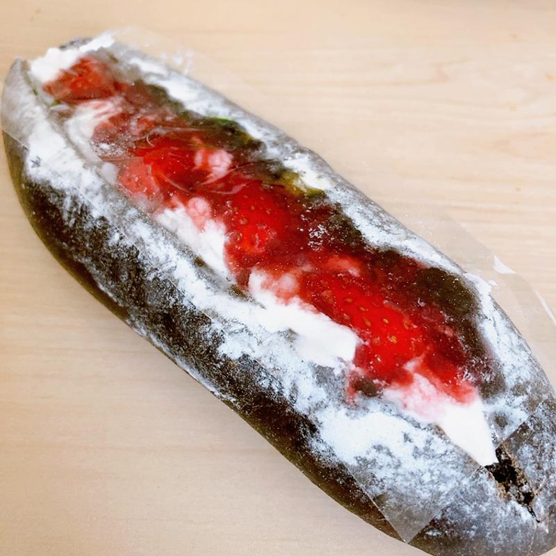 イチゴのスティックパン（？）(アロフト 本店 )