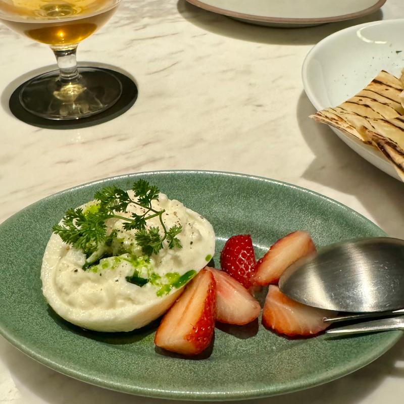 ブッターラチーズと季節のフルーツ(dam brewery restaurant)