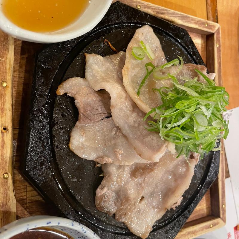 おすすめ 黒豚カルビ溶岩焼き(かごしま黒豚 六白亭 )