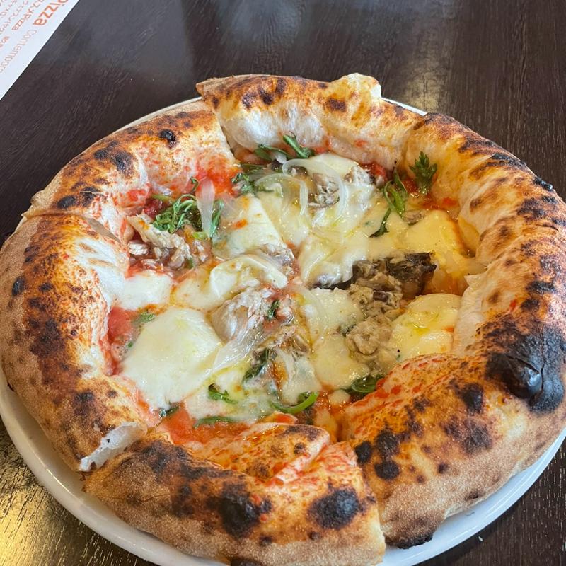 ピザ　地魚とたまねぎのマリネ　トマトソース(イルマーレ)