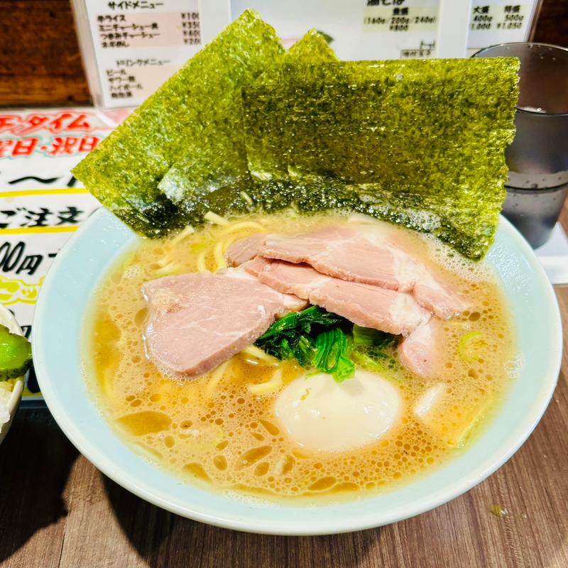 スペシャルラーメン(横浜家系ラーメン 介一家 山手店)