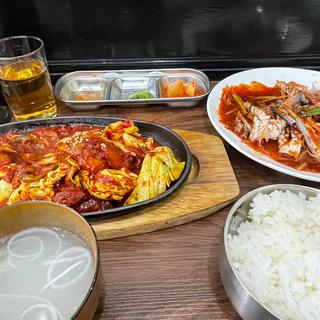 プルダック定食とゲジャン(韓国家庭料理 大邱や)